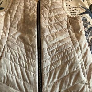 Free Country Women's Quilted Vest in Cream